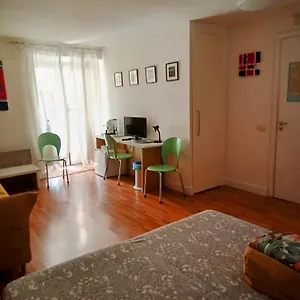 Gasthuis Spazio, Napels